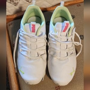 Women's Puma shoes